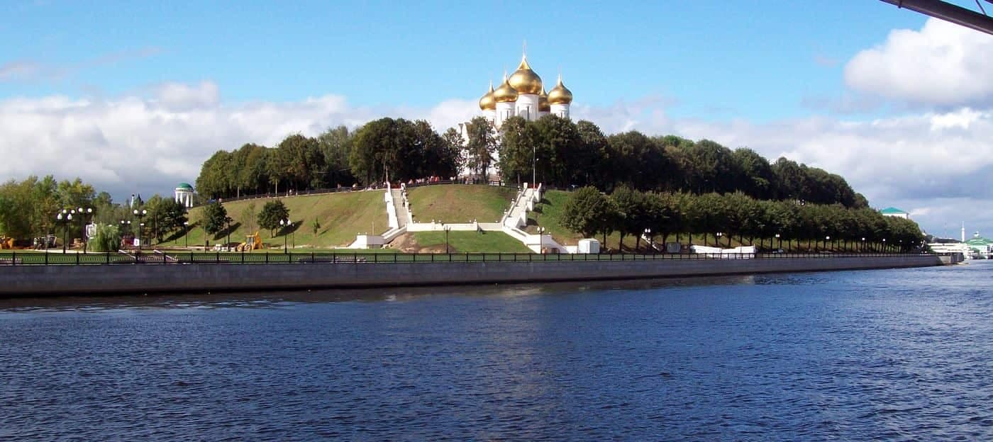 Стрелка Волги и Которосли, Успенский собор — Ярославль